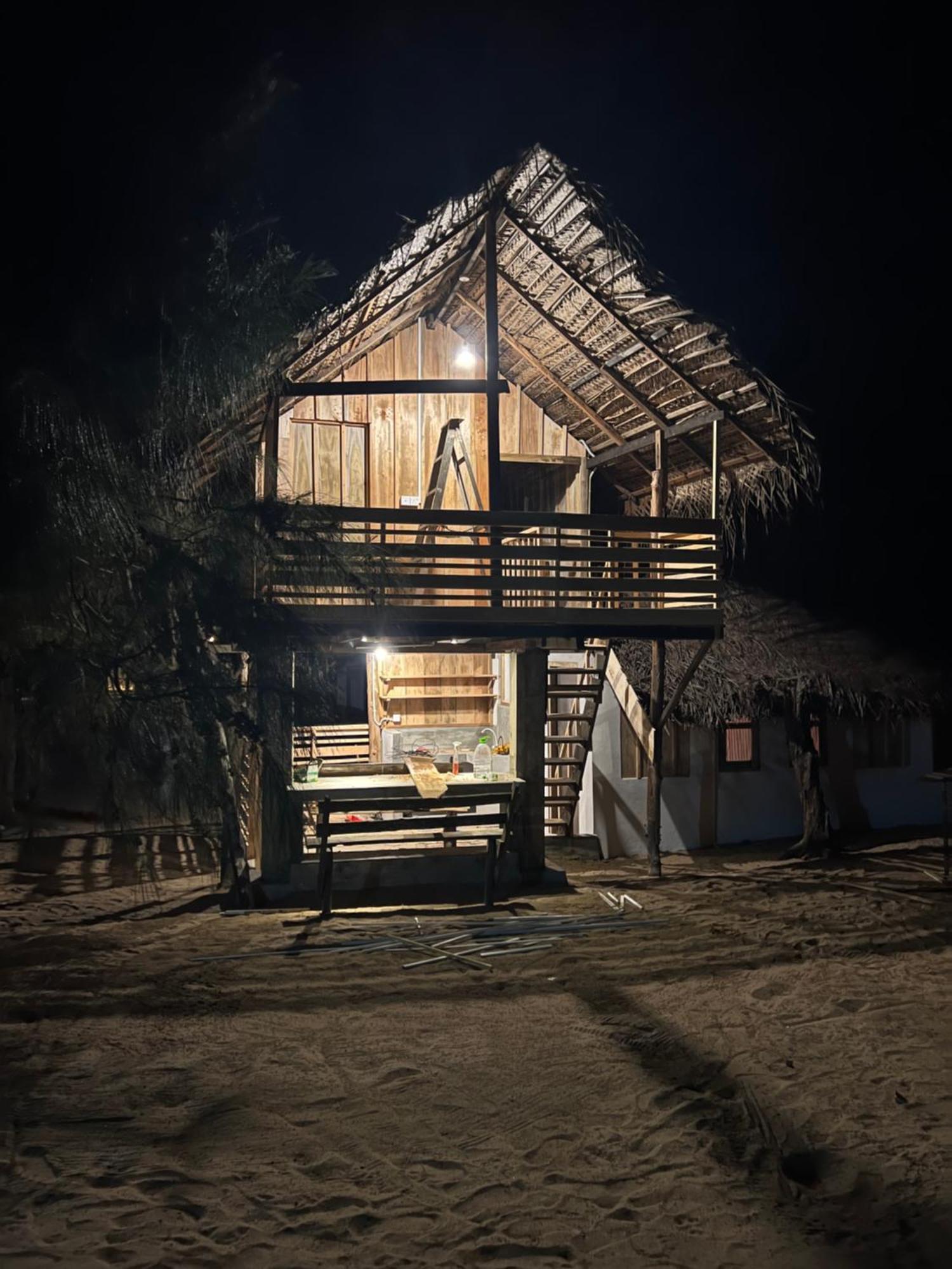 Sand Dune Beach Resort & Surf Camp Аругам Бей Екстериор снимка