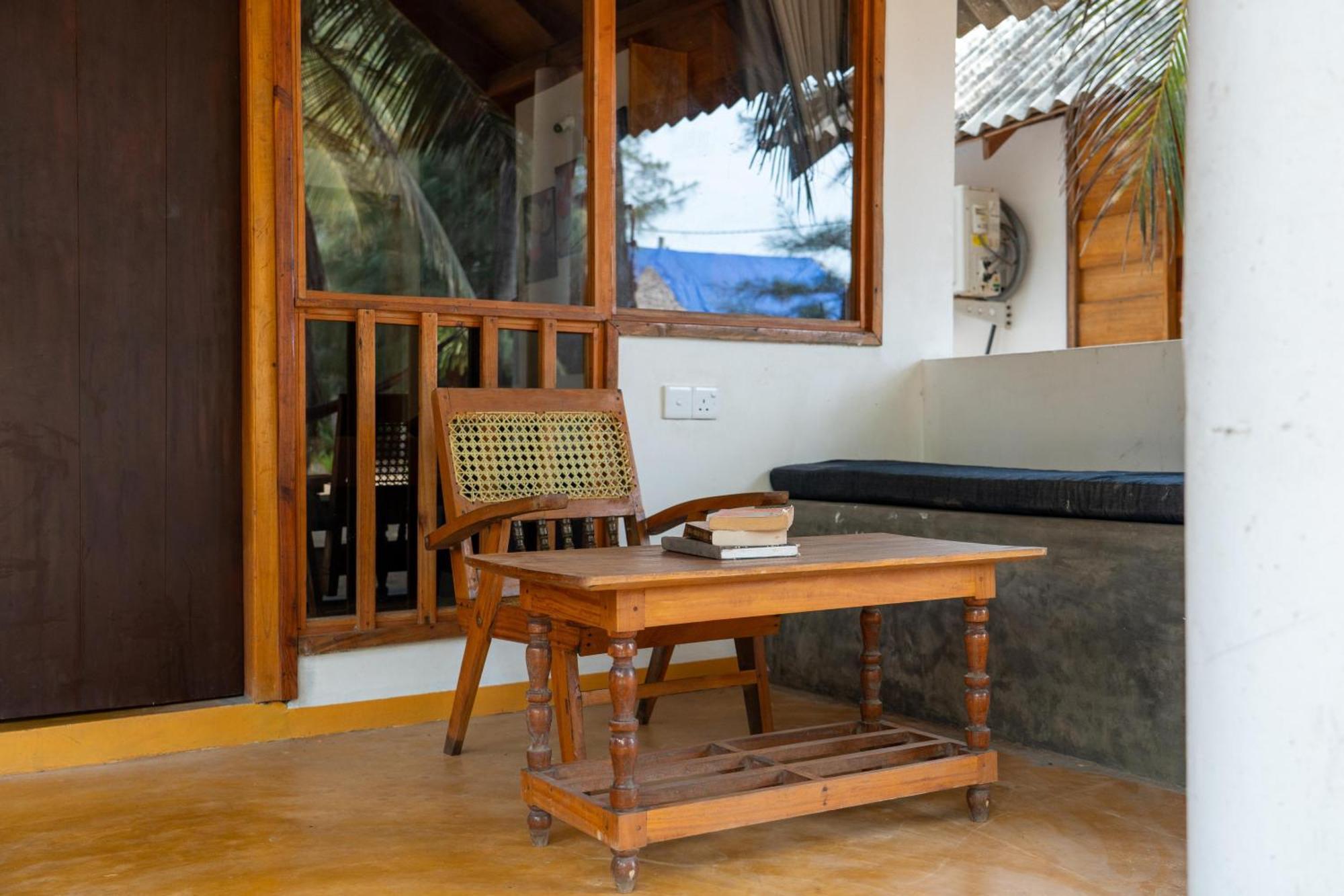 Sand Dune Beach Resort & Surf Camp Аругам Бей Екстериор снимка