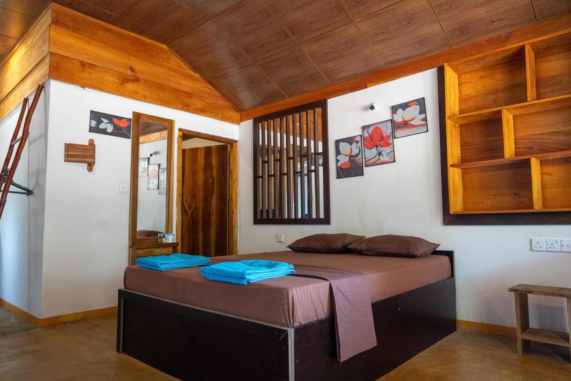 Sand Dune Beach Resort & Surf Camp Аругам Бей Екстериор снимка